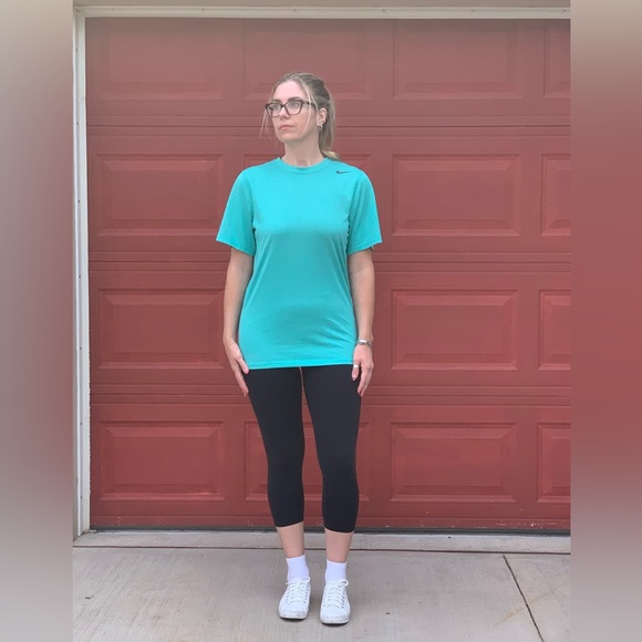 Nike dry fit top. Size Sml - Picture 5 of 7